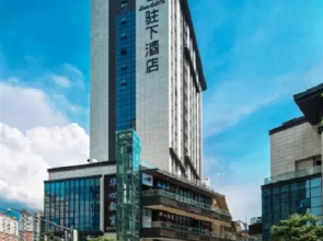 Live and Life Hotel
