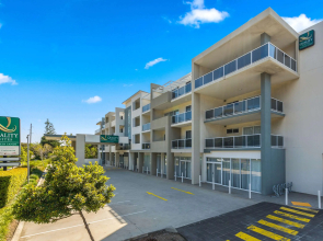 Quality Suites Pioneer Sands
