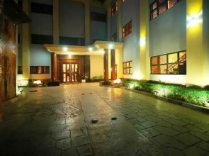 Planet One Hotel & Wellness