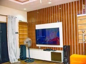 Luxury 3-Bedroom Duplex FAST WIFI & 247Power