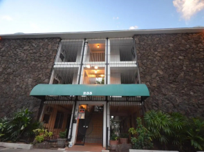 Kon Tiki 234 Renovated King Studio