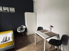 eM Apartment 6