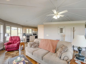 Panoramic Views: Hillside Millersburg Studio