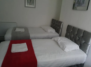 Deluxe Three bed Suite in Liverpool City Center