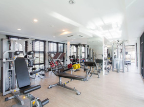 6th Avenue Surin Beach