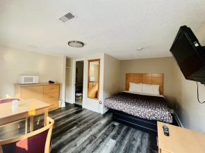 Borden Inn & Suites