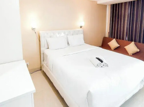 Stunning Studio with Strategic Location at Grand Sungkono Lagoon Apartment