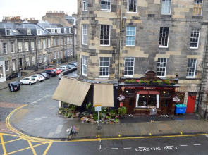 Central Edinburgh New Town Flat