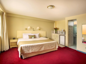 Embajadores Hotel