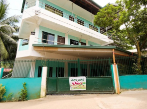 RedDoorz @ Dinagpan Street Coron