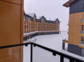 Evdo Apartments F4 Wooden Room