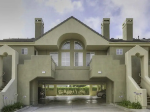 150 Ocean View 2 Bedroom Condo by Redawning