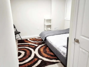 Stunning - Basement Apt in Barrie