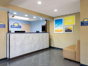 Days Inn by Wyndham Greensboro Airport
