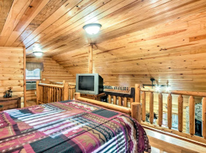 Porch & Fire Pit: Rustic Log Cabin in Smokies!