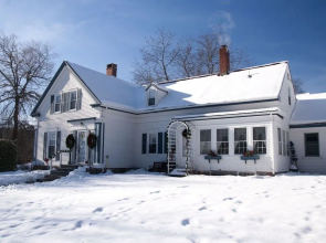 Candlebay Inn