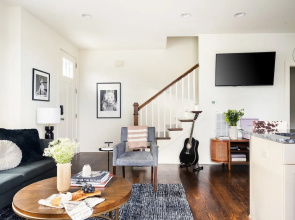Hart Suite 2 by AvantStay Gorgeous Town House w Modern Amenities in Nashville