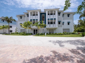 Modern Keys Penthouse W Private Beach Pool