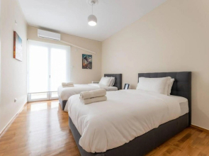 Amfitritis top floor apartment at Palaio Faliro