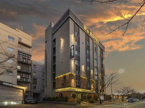 No. 25 Hotel Myeongji Ocean City Business