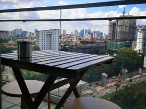Romantic Home for Couples, 5mins to Mid Valley Mega Mall