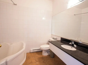 Room in Studio - Varenne Hotel Private Double Room 2 - A14