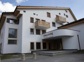 Chesa Surlej Apartment
