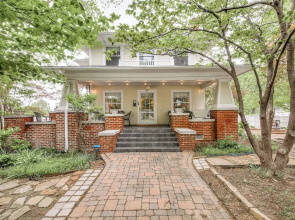 Stylish 3-bedroom Home in Tulsa