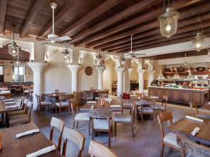 Отель Al Seef Heritage Hotel Dubai, Curio Collection by Hilton