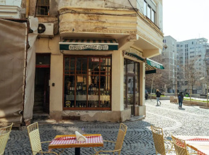 City retro studio in the middle of Old Town