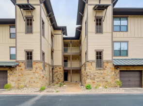 Jonestown Condo on Lake Travis w/ 2 Balconies!