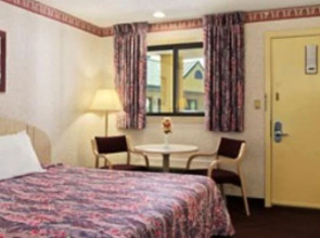Travelodge West Springfield