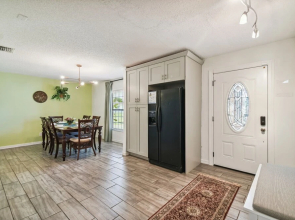 TRANQUILITY. Gated Estate Home. Privacy.