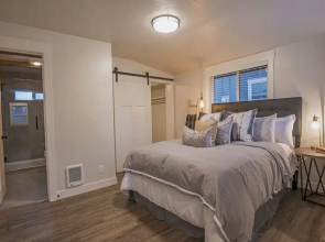 Darling 30 Day Minimum 2 Bedroom Home by RedAwning