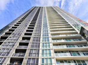 Cityplace 1B Lux Condo Lakeside Skydome Mtcc