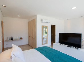 Live Hotel Boutique - Adults Only