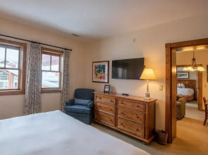 Top Floor 2 Bedroom In Mountaineer Square- Slopeside Condo - No Cleaning Fee! by RedAwning