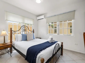 3BR Town Home in Gated Community Palm Beach