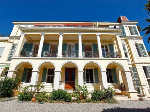 Magnifique appartement d'époque avec Vue Mer 4 personnes avec terrasse Le Port Nice