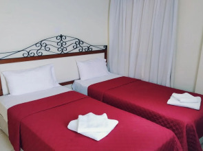 Mackenzie Beach Hotel & Apartments