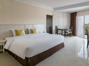 Seapine Beach Golf and Resort Hua Hin