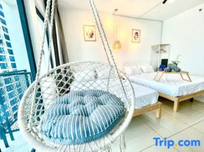 R 1-5Pax Cozy Home SetiaAlam 100mpsWifi&TV Trefoil