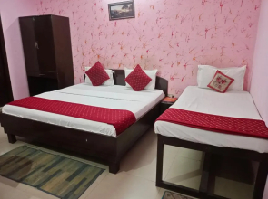 Airport Hotel Parikshit Palace