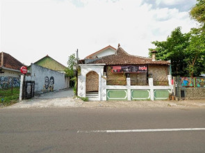 Tan Jokteng Guest House Oyo Rooms