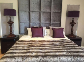 Moonlight Lady Self-Catering House