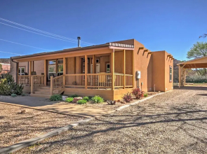 Beautiful Kanab Home w/ Yard - Walk to Restaurants