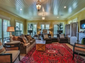 Dream Weaver 5 Bedroom Holiday Home by Five Star Properties