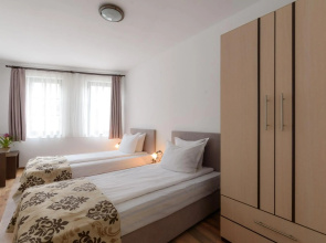 Grand Royale Apartment Complex & Spa