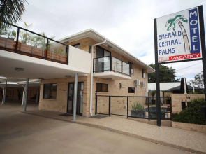 Emerald Central Palms Motel