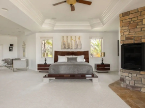 Villa Cabernet by Avantstay Expansive & Private Estate w/ Pool, Hot Tub & Outdoor Kitchen!